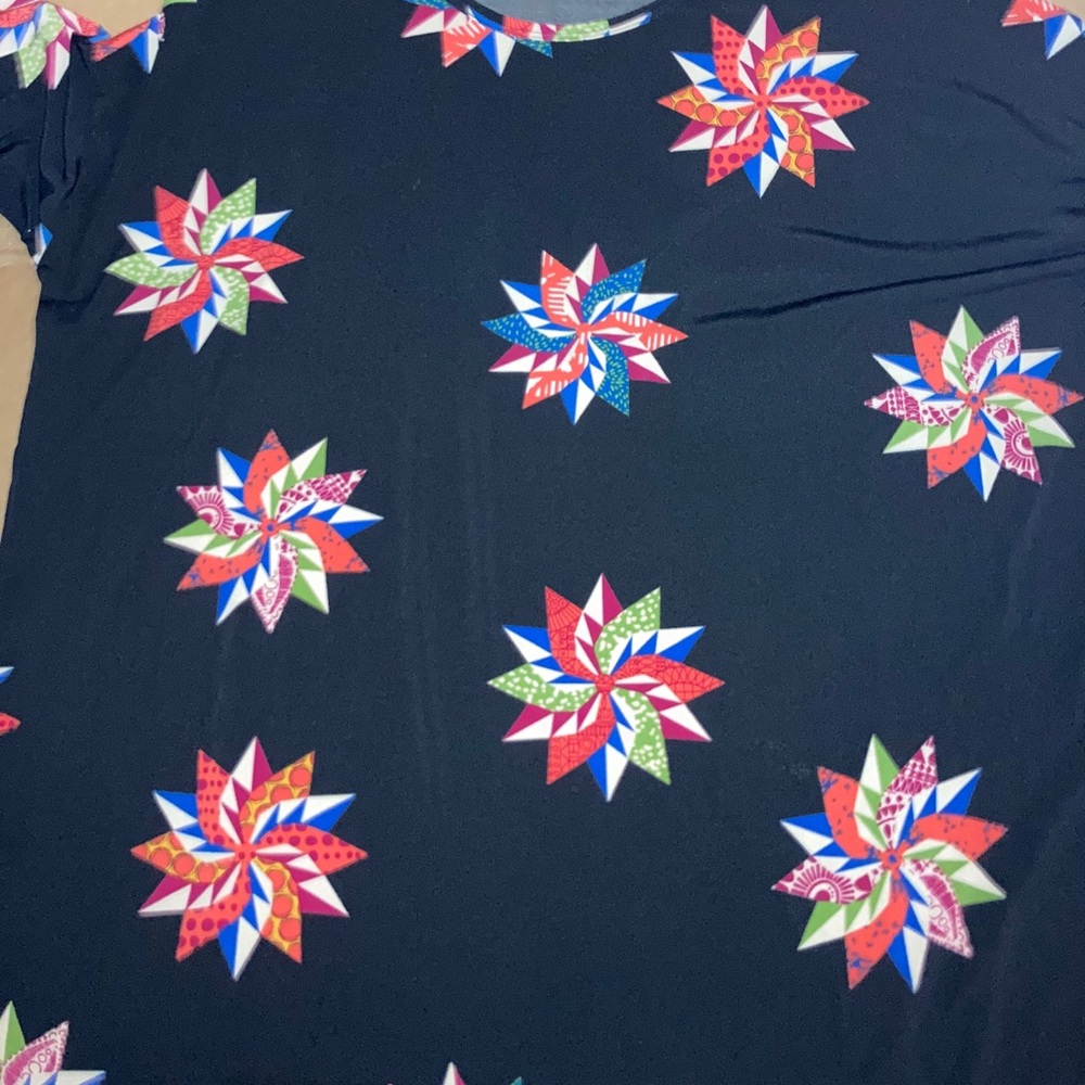 Shirt - Picture 3 of 4